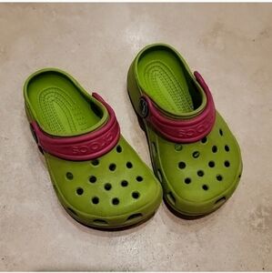 Kids Crocs size 6-7